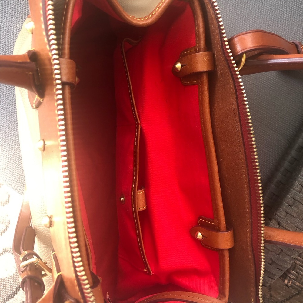 Dooney & Bourke Taupe and Brown Panama Wilson Satchel Vintage Bag - Picture 13 of 16